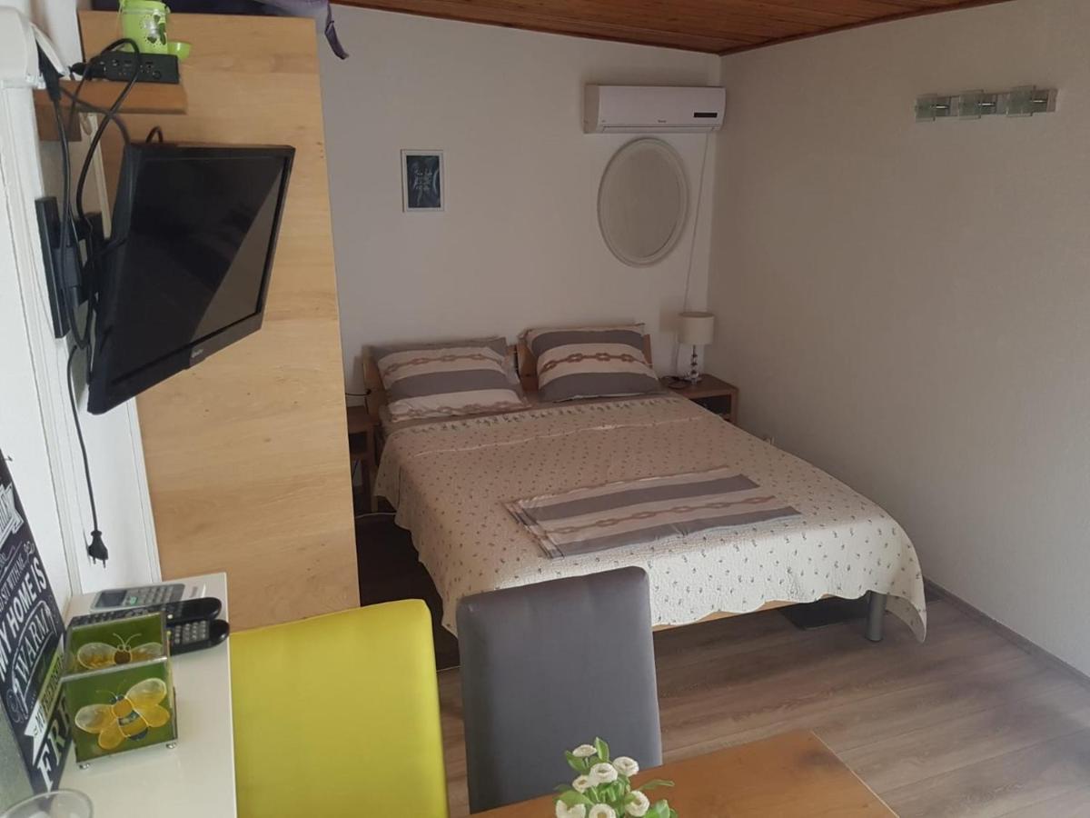 Apartments Carev 1293 Єзера Екстер'єр фото