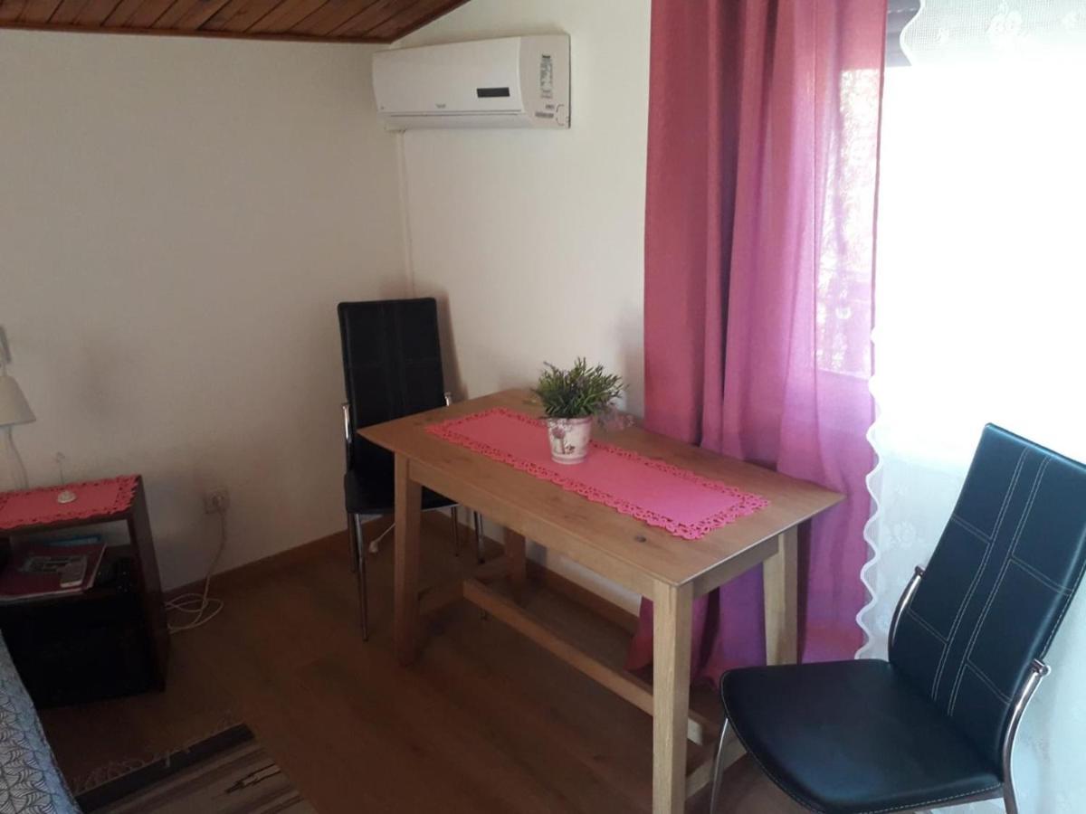 Apartments Carev 1293 Єзера Екстер'єр фото