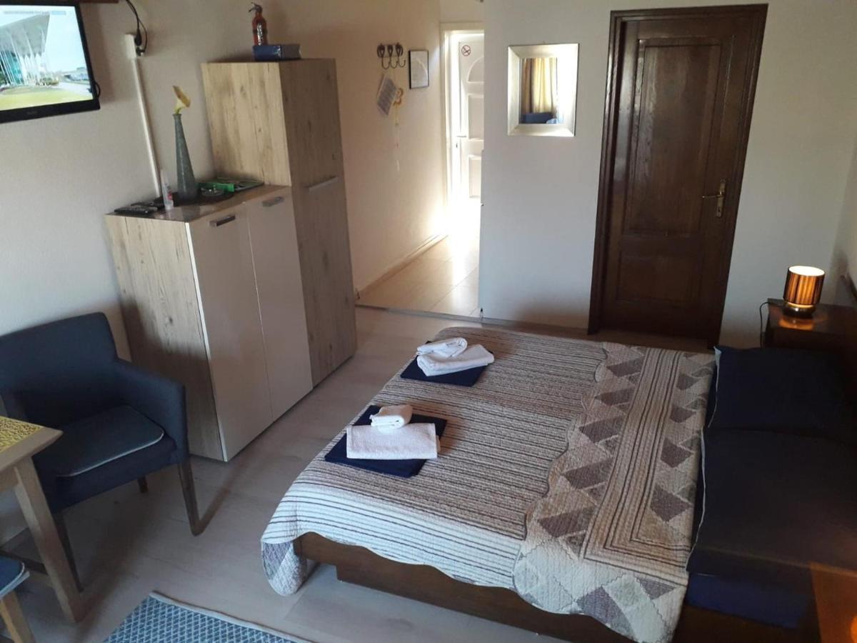 Apartments Carev 1293 Єзера Екстер'єр фото